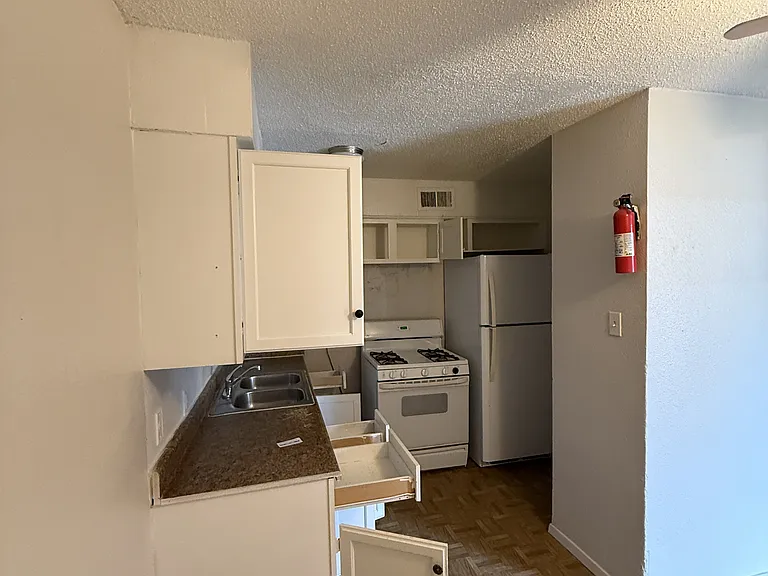 8535 Winkler D07 Wynd #WINK D07 — Photo 2