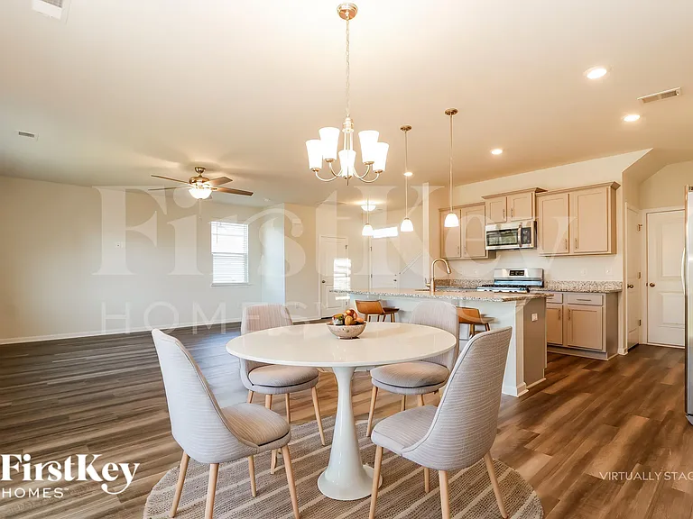 591 Wayton Cir — Photo 6