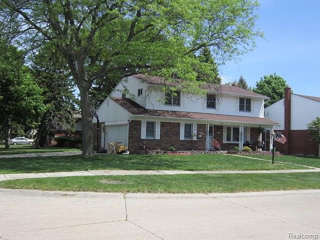 1st image of 16854 Country Club Dr