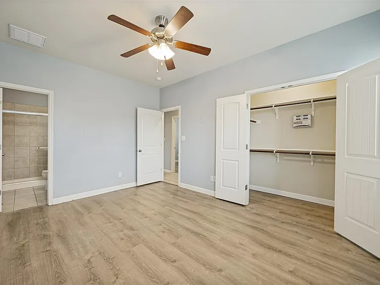 138 Wainscot Oak Way — Photo 8