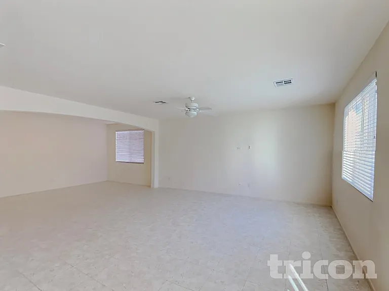 1020 Fishing St — Photo 3