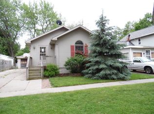 1134 E Hunt St, Adrian, MI 49221