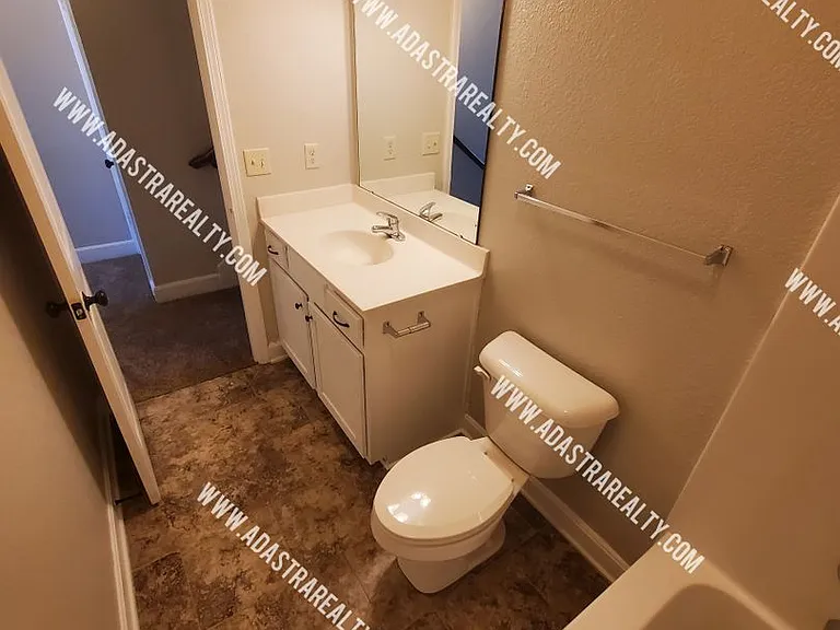 8318 N Spruce Ave — Photo 16