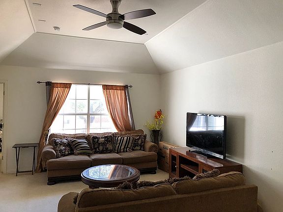 5th image of 4115 Coachman Ln