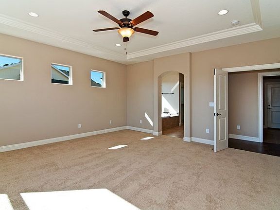 3rd image of 1020 Cobblestone Dr