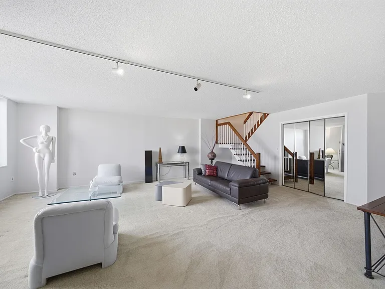 2103 Harmon Cove Tower #2103 — Photo 5