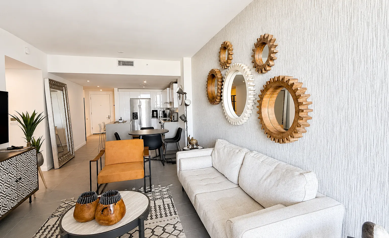 2 bed, 1.5 bath, 850 sqft, $3,400 — Photo 2