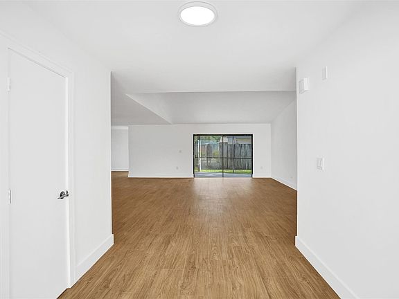5th image of 8230 Cassia Terrace