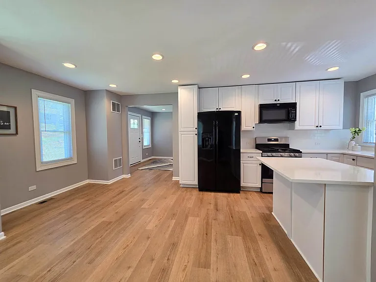 3823 E Wonder Lake Rd — Photo 16
