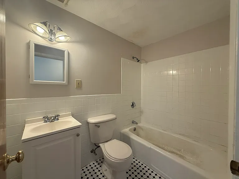 12-14 Border St #B3 — Photo 9