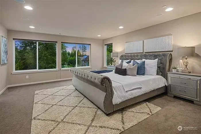 4 bed, 3907 sqft, $1,800 — Photo 1
