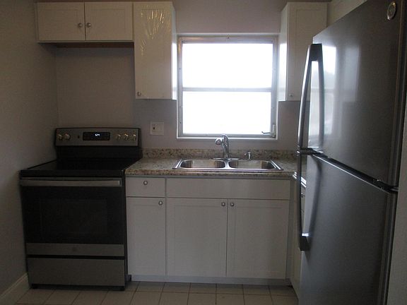 4th image of 2647 Emory Drive W #A