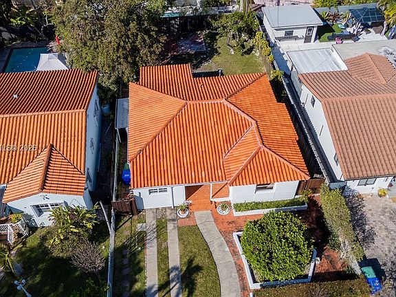 5th image of 1441 SW 17th St