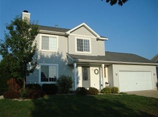 312 Carriage Dr, Cottage Grove, WI 53527