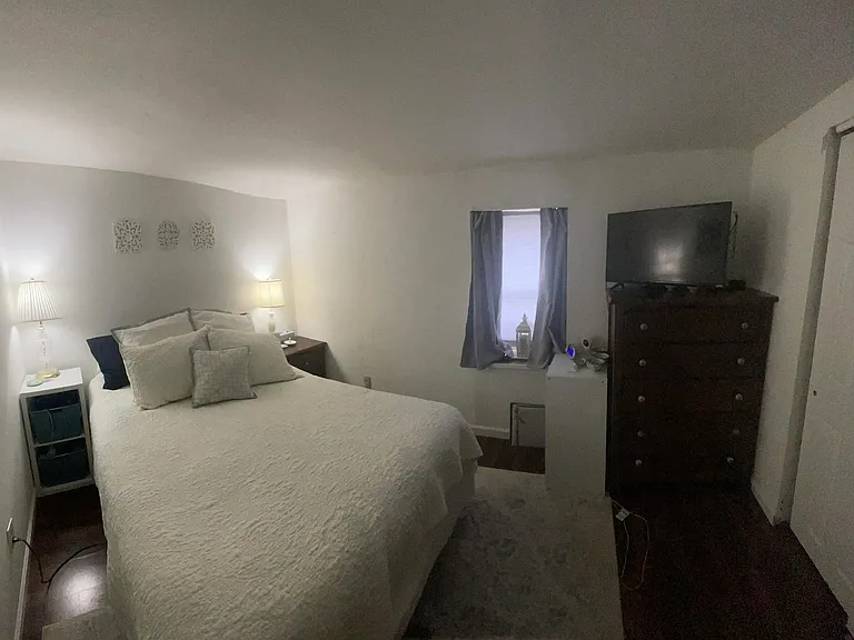 2131 Clymer St — Photo 11
