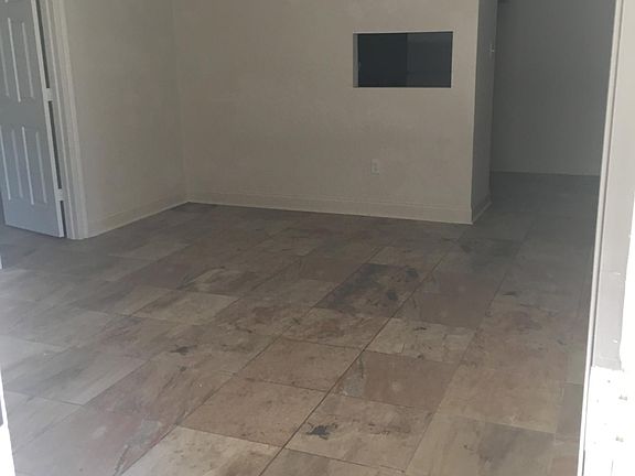 2nd image of 934 Hammond Manor Dr