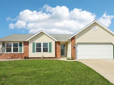 73 Oakbrooke, Troy, IL, 62294