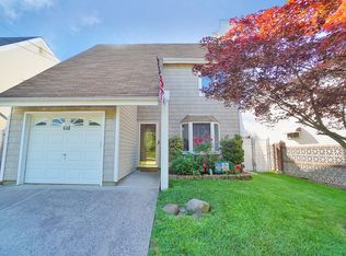 648 Drumgoole Rd W, Staten Island, NY 10312