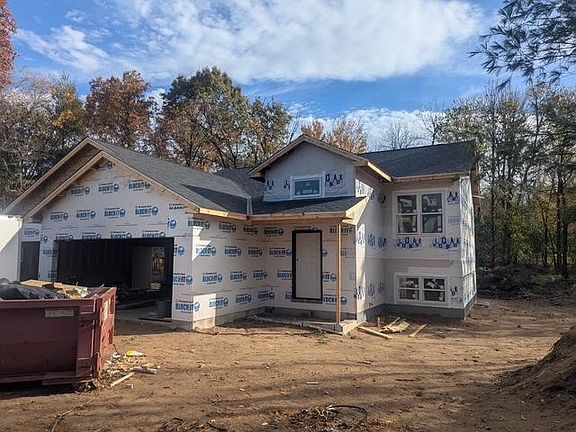 2nd image of 927 Wagner Rd