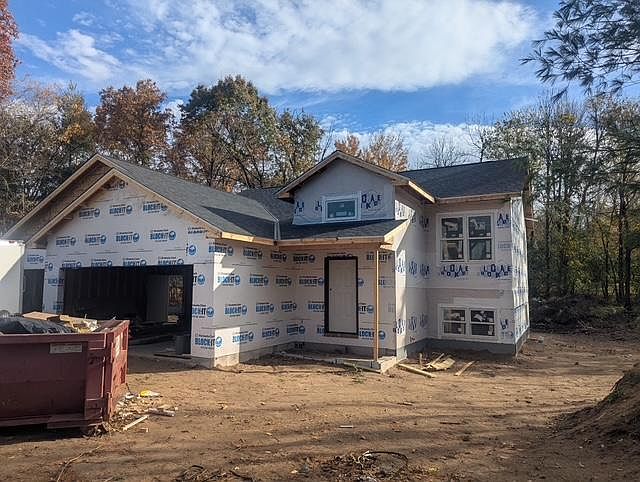 2nd image of 927 Wagner Rd