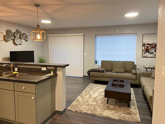 5th image of 1404 W Fremont Ave