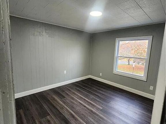 3rd image of 241 Saratoga Ave