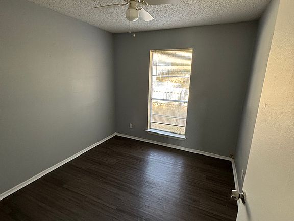 5th image of 1104 NE 9th St APT 202