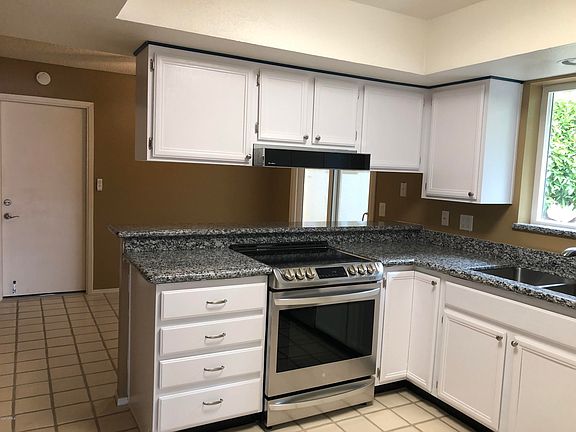 4th image of 25664 S Howard Dr