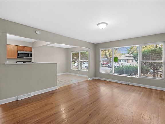 3rd image of 14437 Sanderson Ave