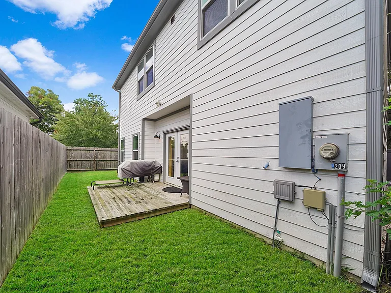 209 Blueberry St — Photo 33