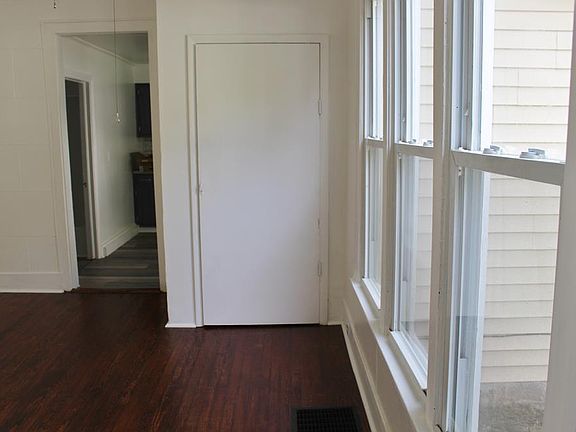 5th image of 62 Sherwood St