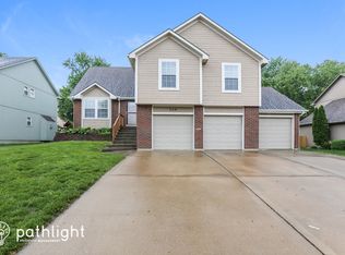 509 SW Stacey Dr, Lees Summit, MO 64082