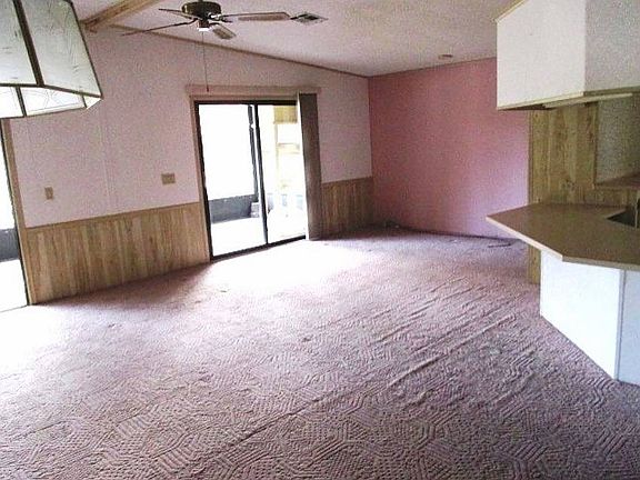 5th image of 18 Highland Falls Dr