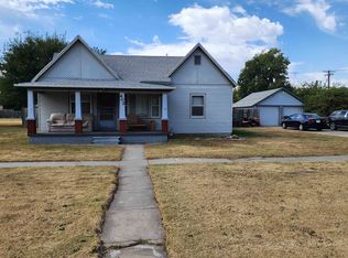 402 S Main St, Plainville, KS 67663