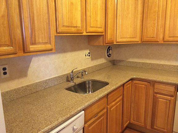 5th image of 10017 Northeast Ave