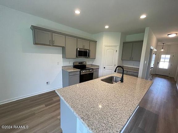 2nd image of 320 Mulholland Ln