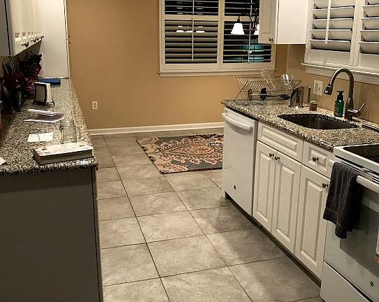 3rd image of 2 Leverington Ave #39