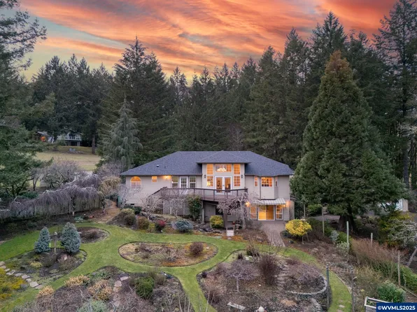 7945 NW Hope Dr, Corvallis, OR 97330