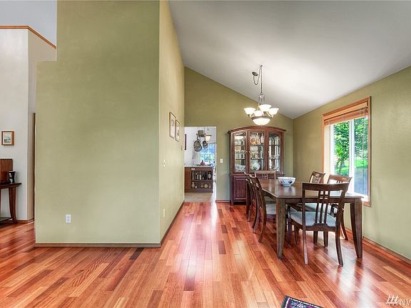 3rd image of 1513 25th Street Pl SE