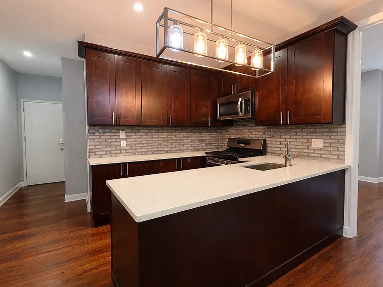 6901 Myrtle Ave #2R — Photo 2