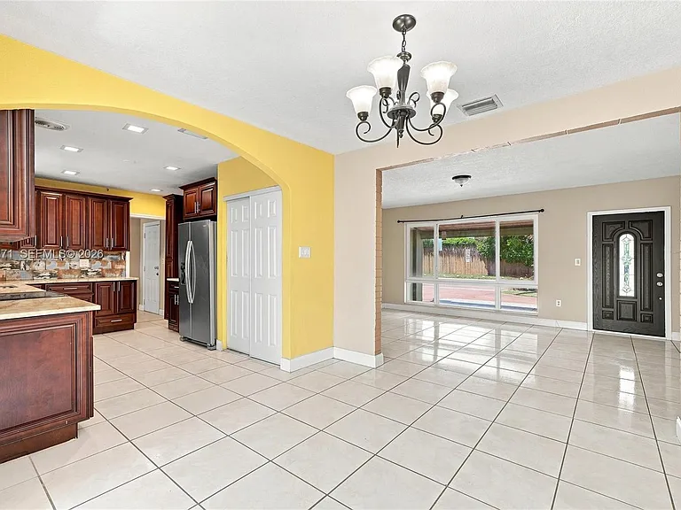 2220 De Soto Dr — Photo 8