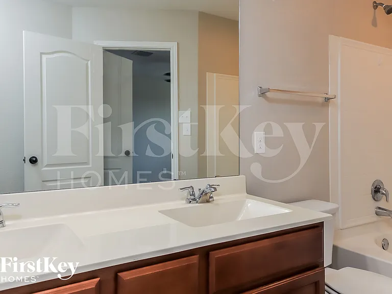 2410 Yaupon Cyn — Photo 11