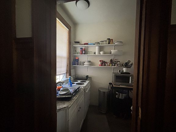 5th image of 219 Amity St #3
