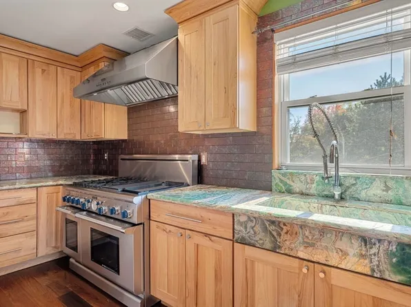 76 Taft Ave #2, Newton, MA 02465