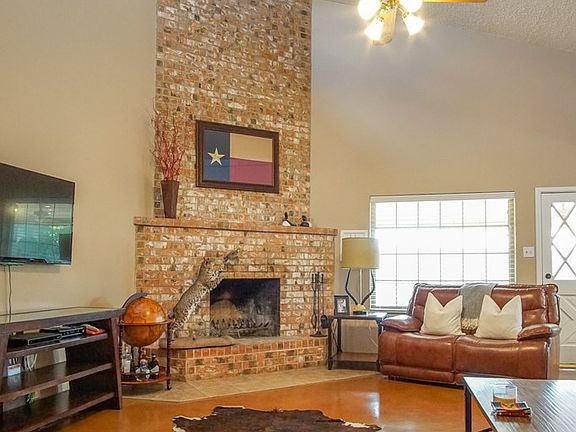 3rd image of 4509 Fairbanks Dr