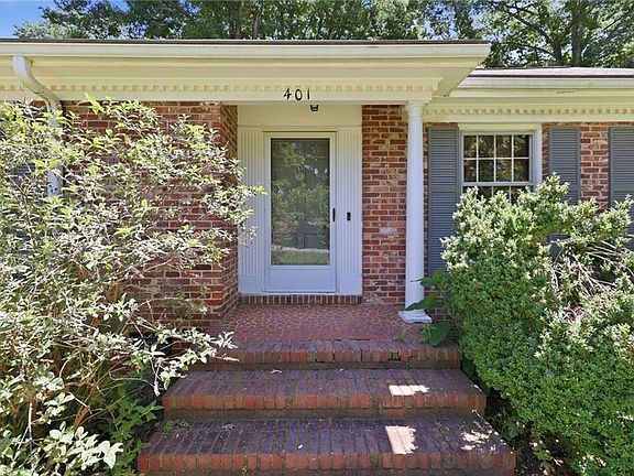 4th image of 401 White Oaks Dr