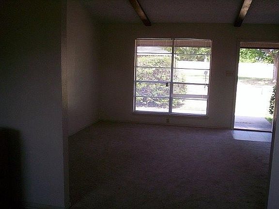 4th image of 652 NW 63rd St