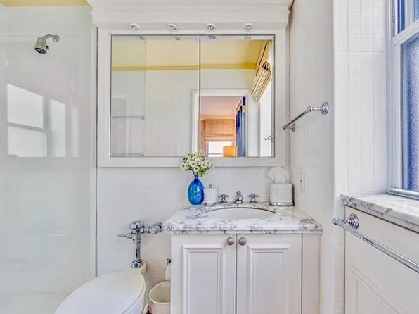 3 East 71st Street image 17 of 26