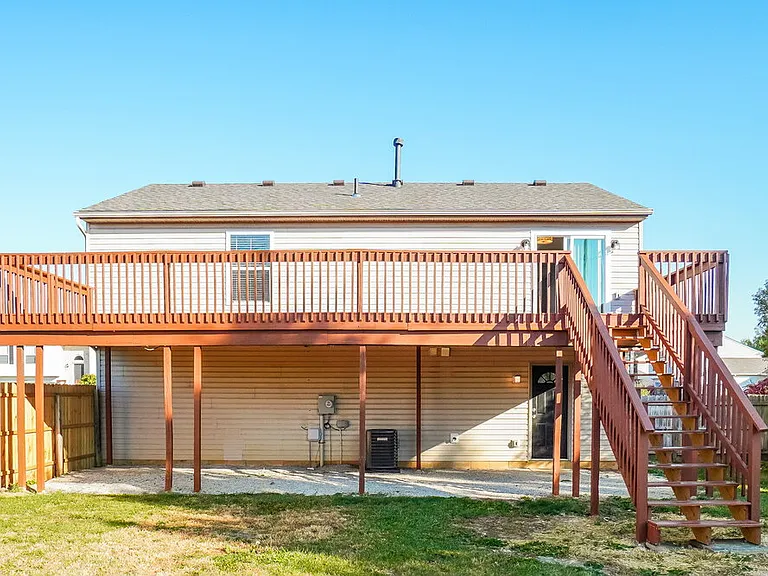 1365 Randan Dr — Photo 17