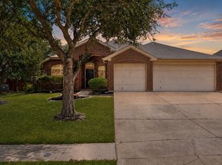 655 Campolina Dr, Grand Prairie, TX 75052